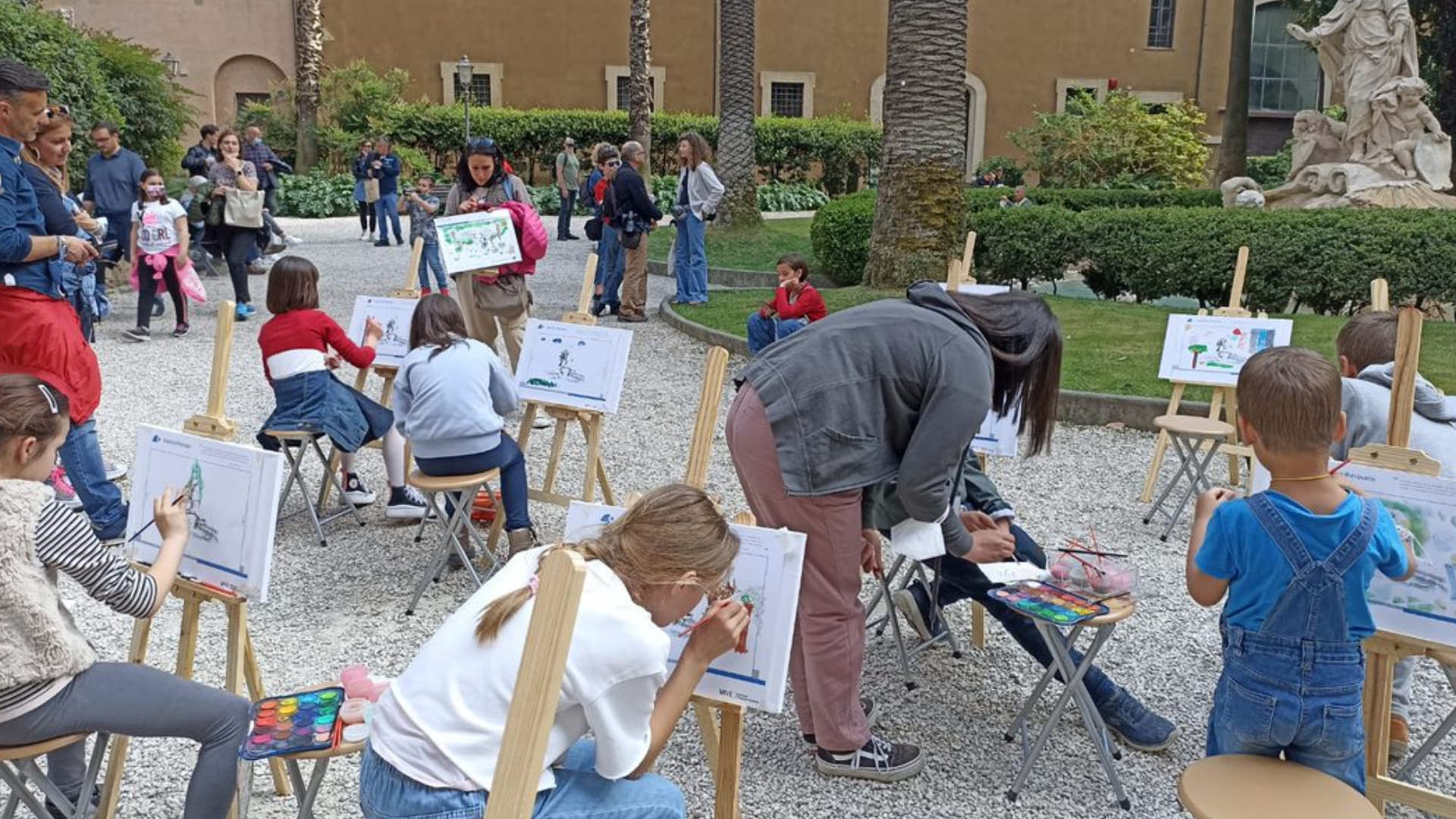 Bambini e famiglie al VIVE - Laboratorio di pittura en plein air nel giardino di Palazzo Venezia