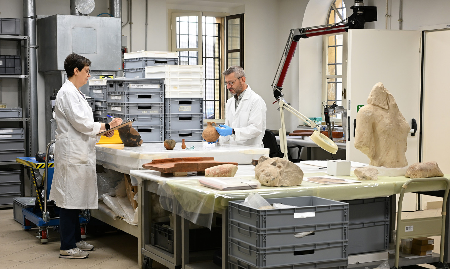 Archeologia in Corso: scoprire il Laboratorio di Restauro e gli archivi della SABAP-TO
