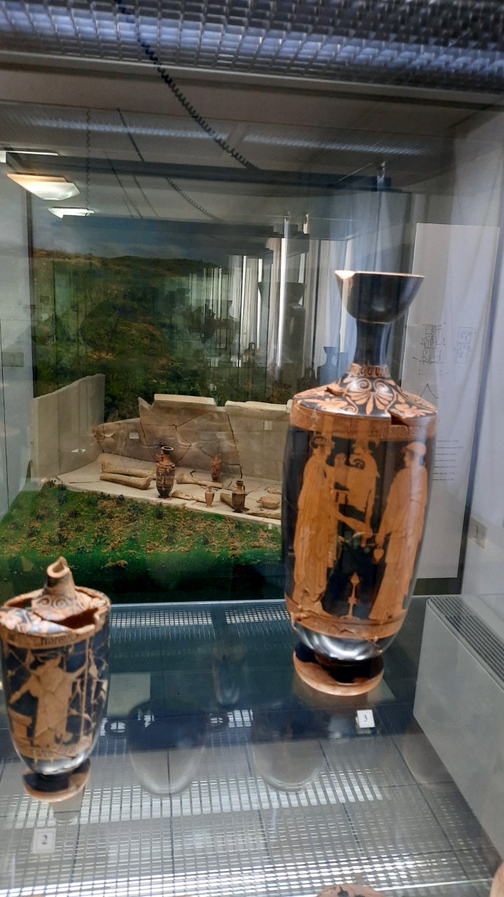 Vasi esposti al Museo Archeologico Nazionale di Crotone