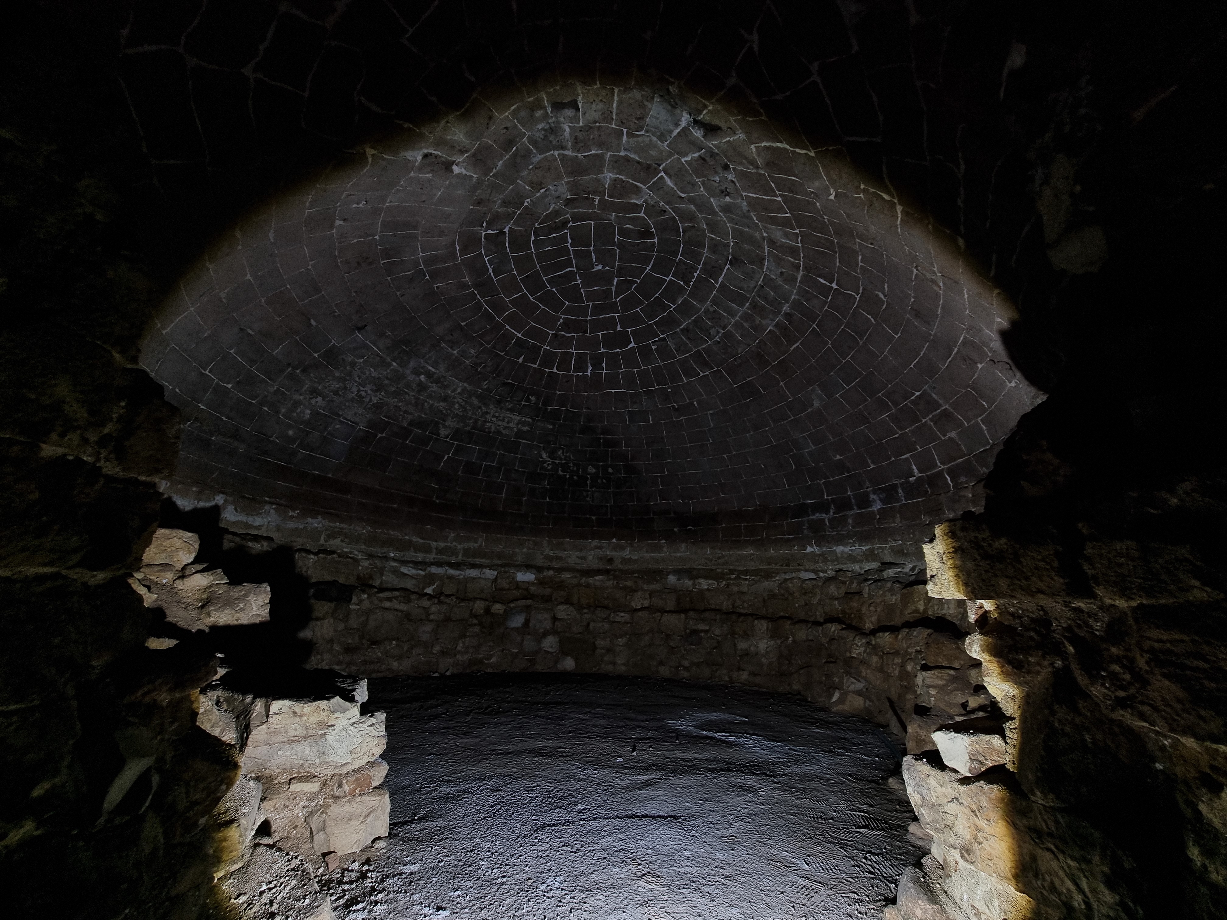 Apertura straordinaria e videoproiezioni nell'antico forno dell'Isolato 49 di Bari